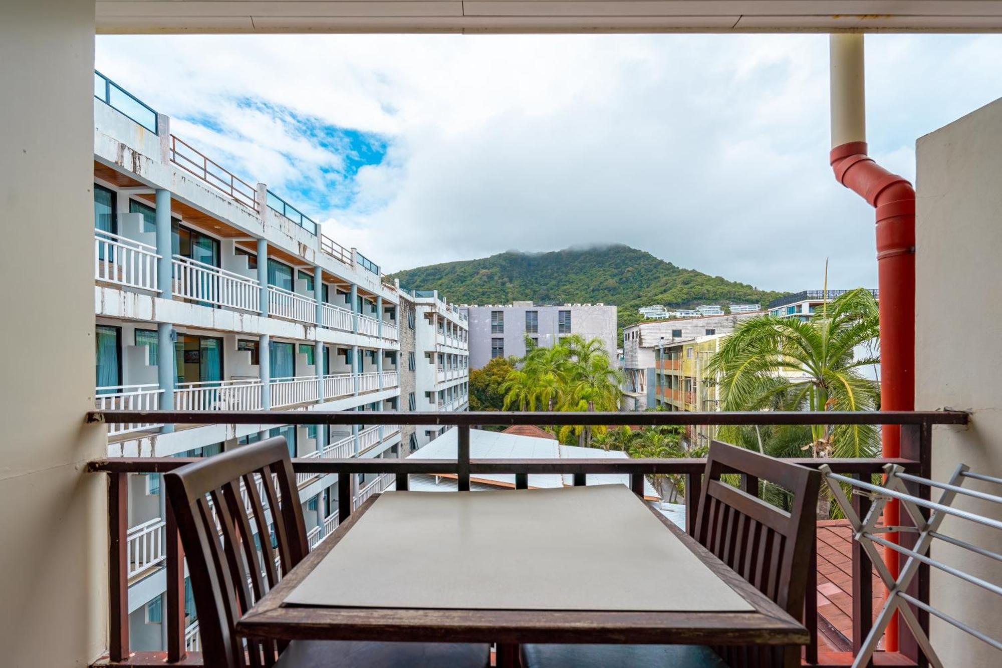 Outdoor Inn Kata Hotel Exteriör bild